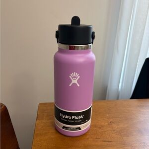 Hydro Flask Lilac Bottle with Black Lid
